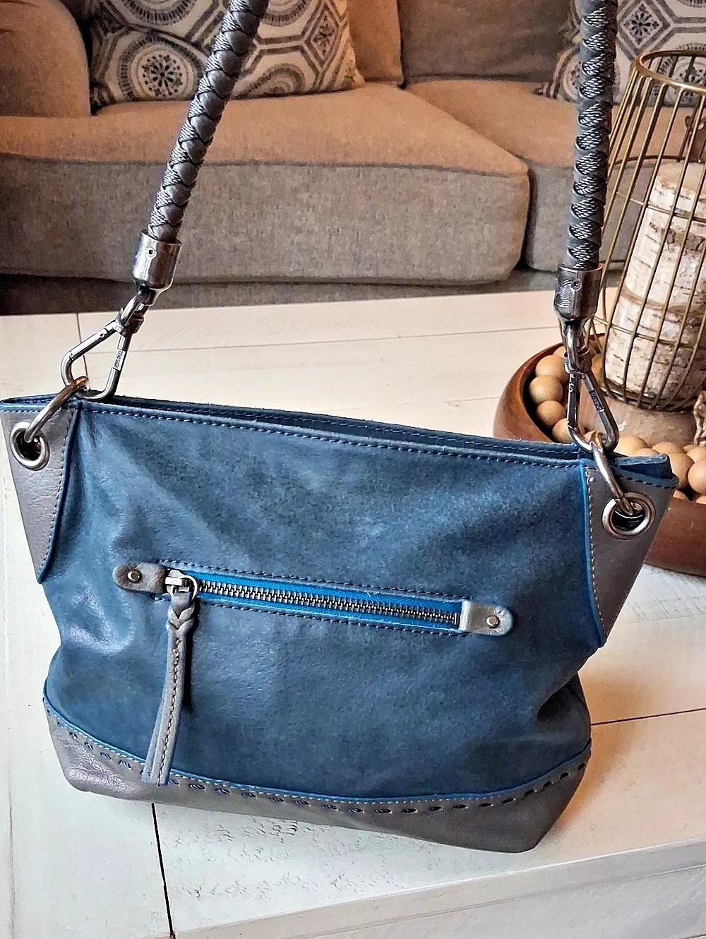 the sak Shoulder Bag in Blue & Gray